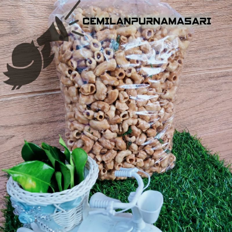 

CEMILAN MAKARONI DAUN JERUK KRIUK ORIGINAL MURAH BANTET/SEBLAK /PEDAS/GURIH/RENYAH/HOT JELETOT/ 1kg/1000gram