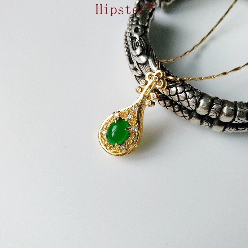 Elegant Emerald Gem Pendant Vintage Gold Clavicle Chain