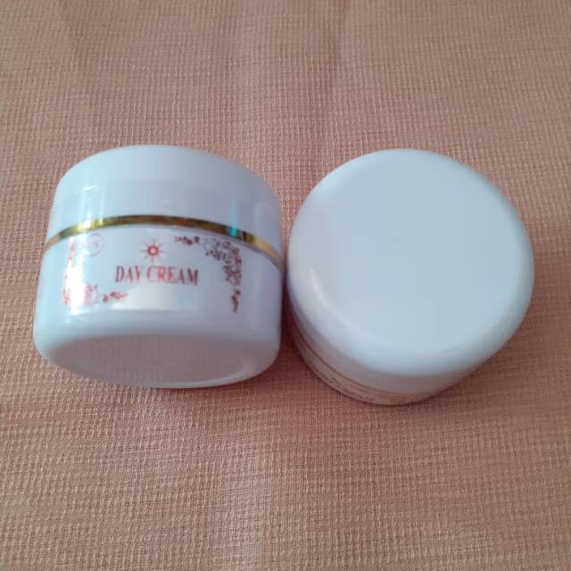 CREAM WAJAH CS ECERAN ( SIANG )