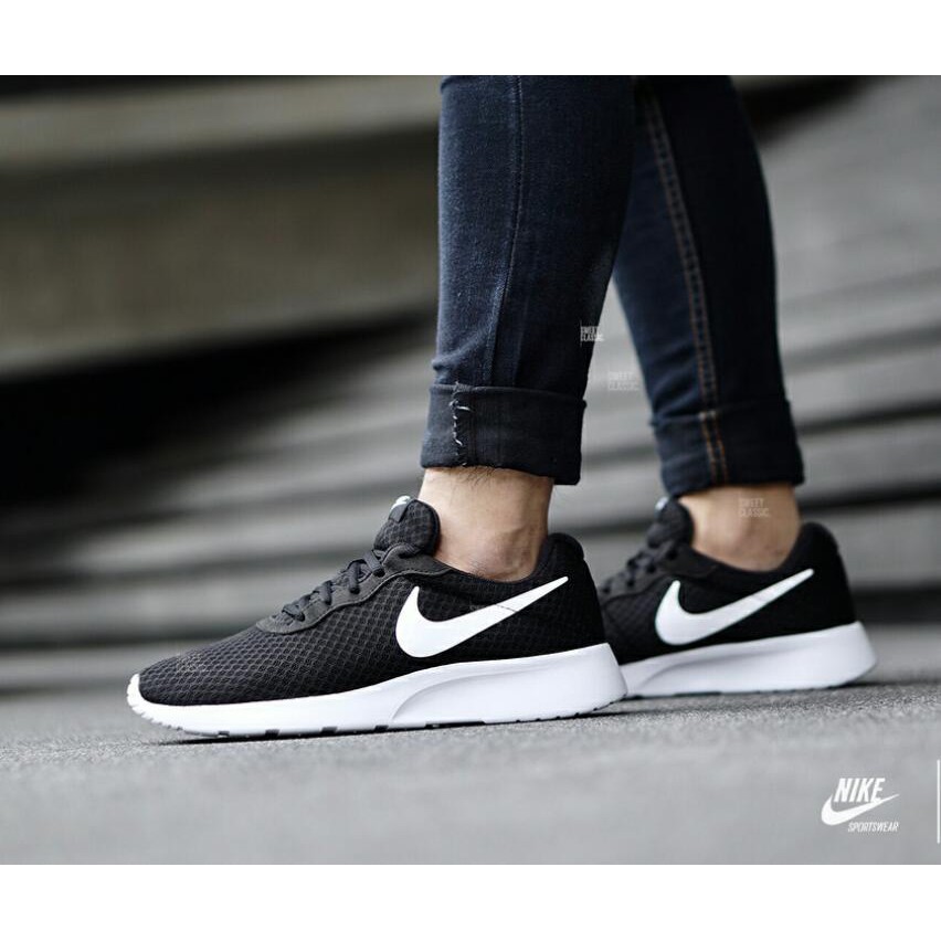 NIKE TANJUN BLACK WHITE