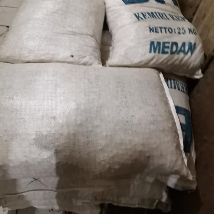 

Kemiri Pecah / Keping Medan Kemasan 25Kg