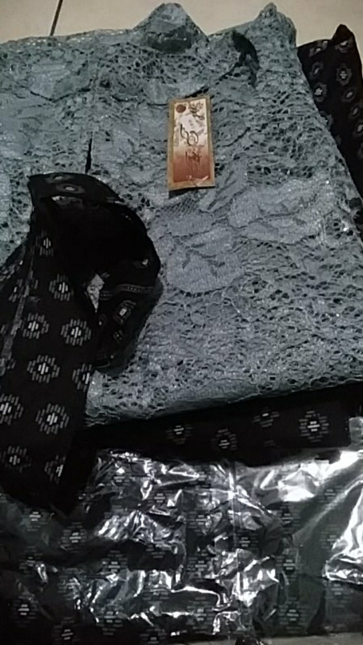 Couple Batik Brokat Selomita Batwing 2580