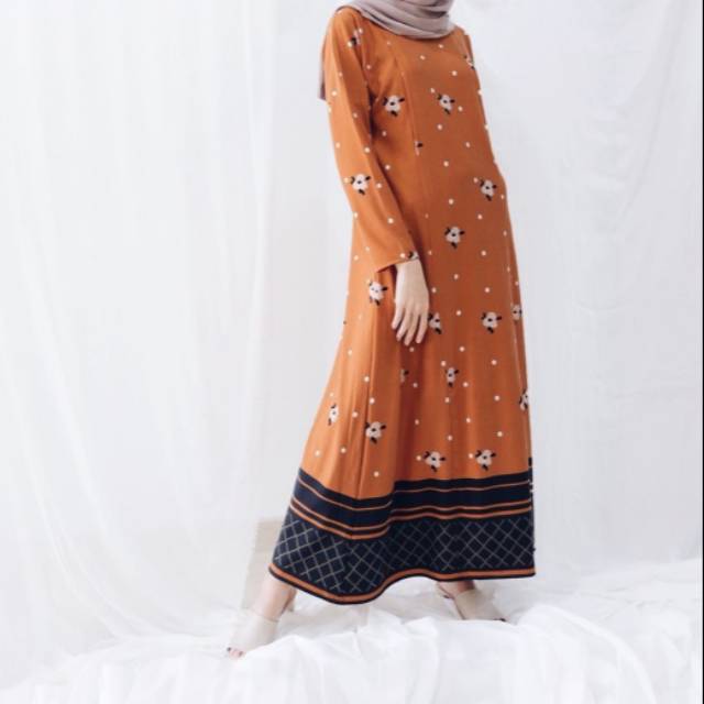 PRELOVED - MAUDY DRESS VANILLA HIJAB FASHION MUSLIM