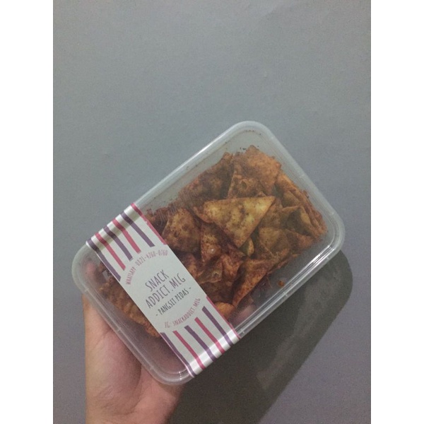 

TERENAK! PANGSIT BOX 500ML PEDAS