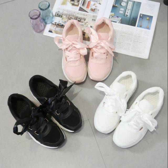 Sepatu Fashion Trinomic L26