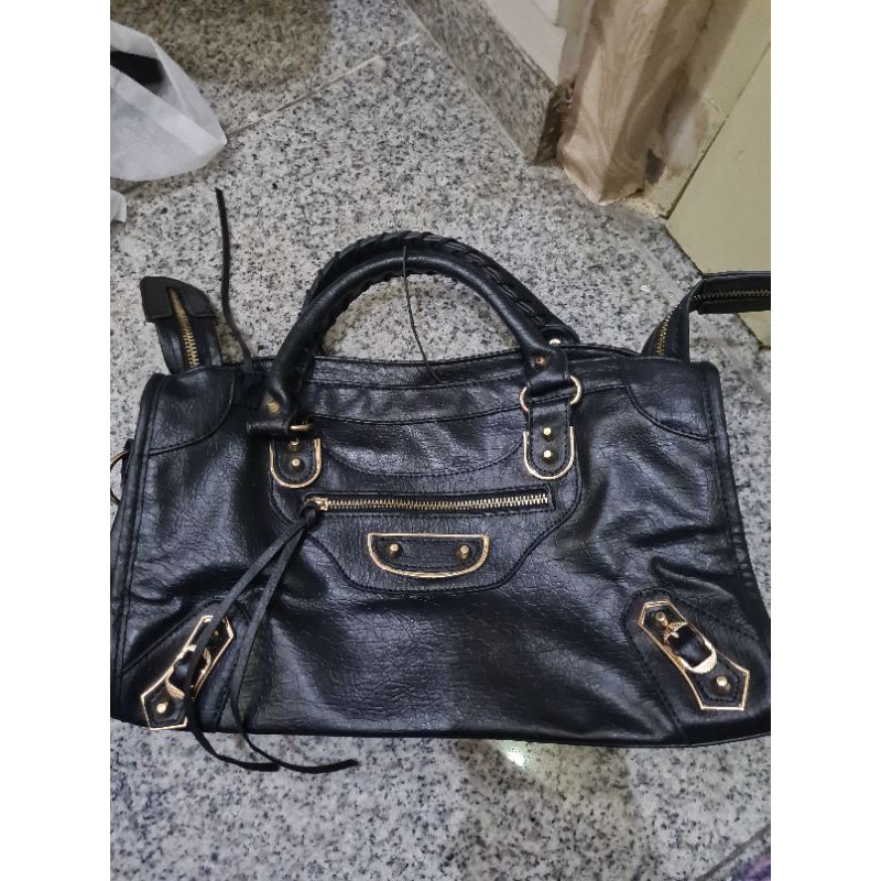 Preloved Ala Balenciaga Warna Hitam