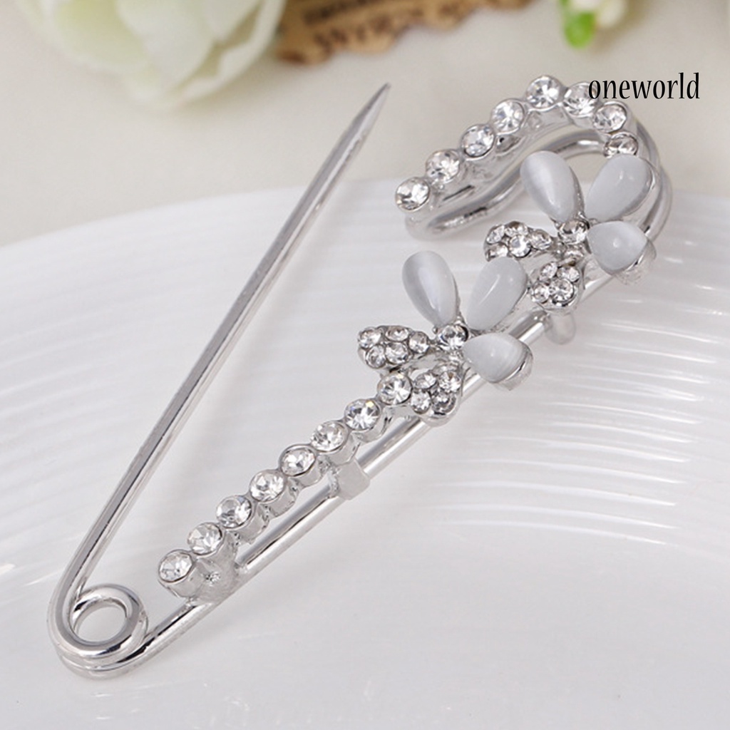 OW@ Women Classic Rhinestone Decoration Flower Design Alloy Brooch Pin Jewelry Gift