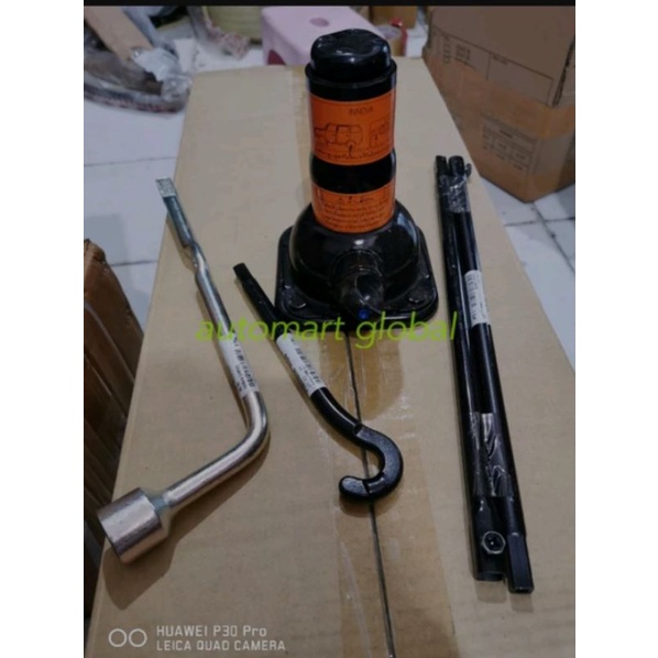 Dongkrak innova hilux Fortuner original plus gagang