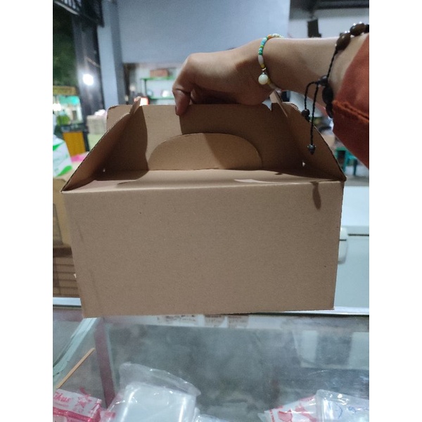 

box hampers / box kado / box parcel / box makanan 22×22×11