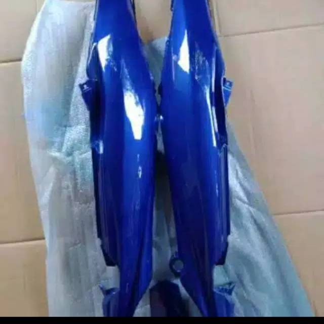 Body belakang Jupiter z Burhan, biru