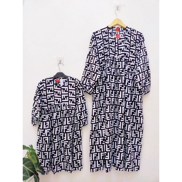 BAJU  ANAK RAYON/BAJU LEBARAN/COD/BAJU COPLE IBU ANAK/MIDI DRESS DEWASA ANAK/MIDI RAYON ANAK/MIDI WANITA TERBARU/KEMBARAN/XL/XXL/JUMBO/VIRAL/KEKINIAN/TERBARU/VIRAL/BAJU COPLE LEBARAN 2022 TERBARU