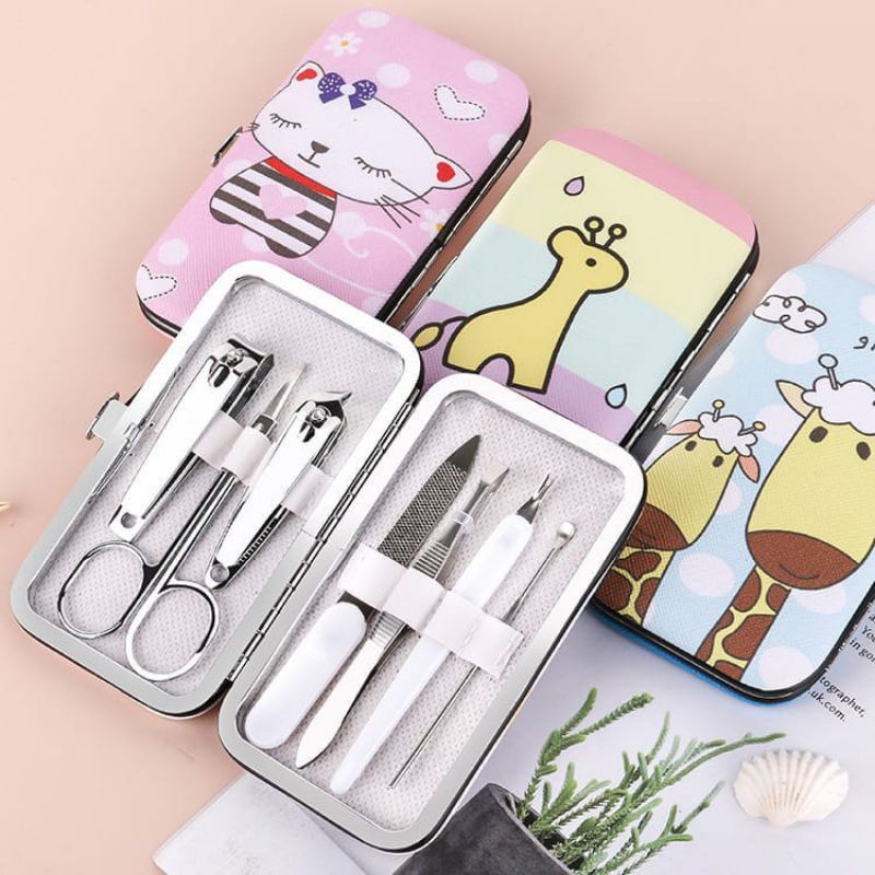 Set Alat Gunting Kuku Set Dompet Manicure Pedicure 7in1