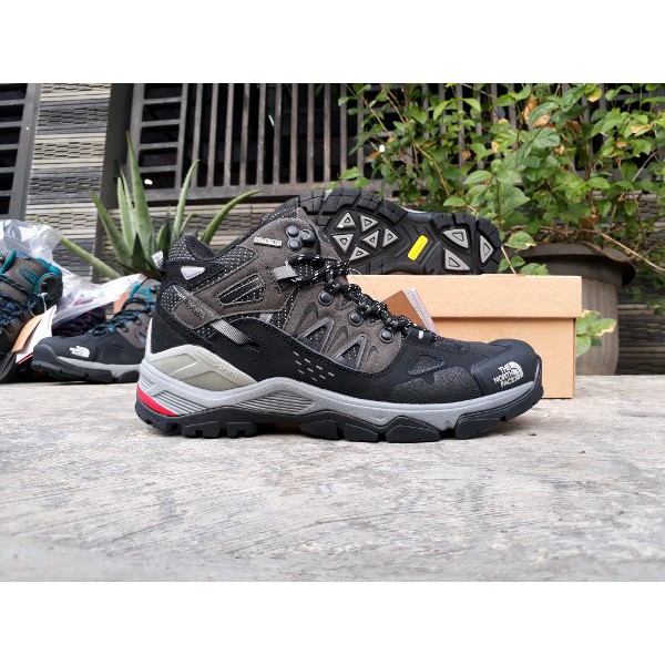 SALE sepatu outdoor TNF Original