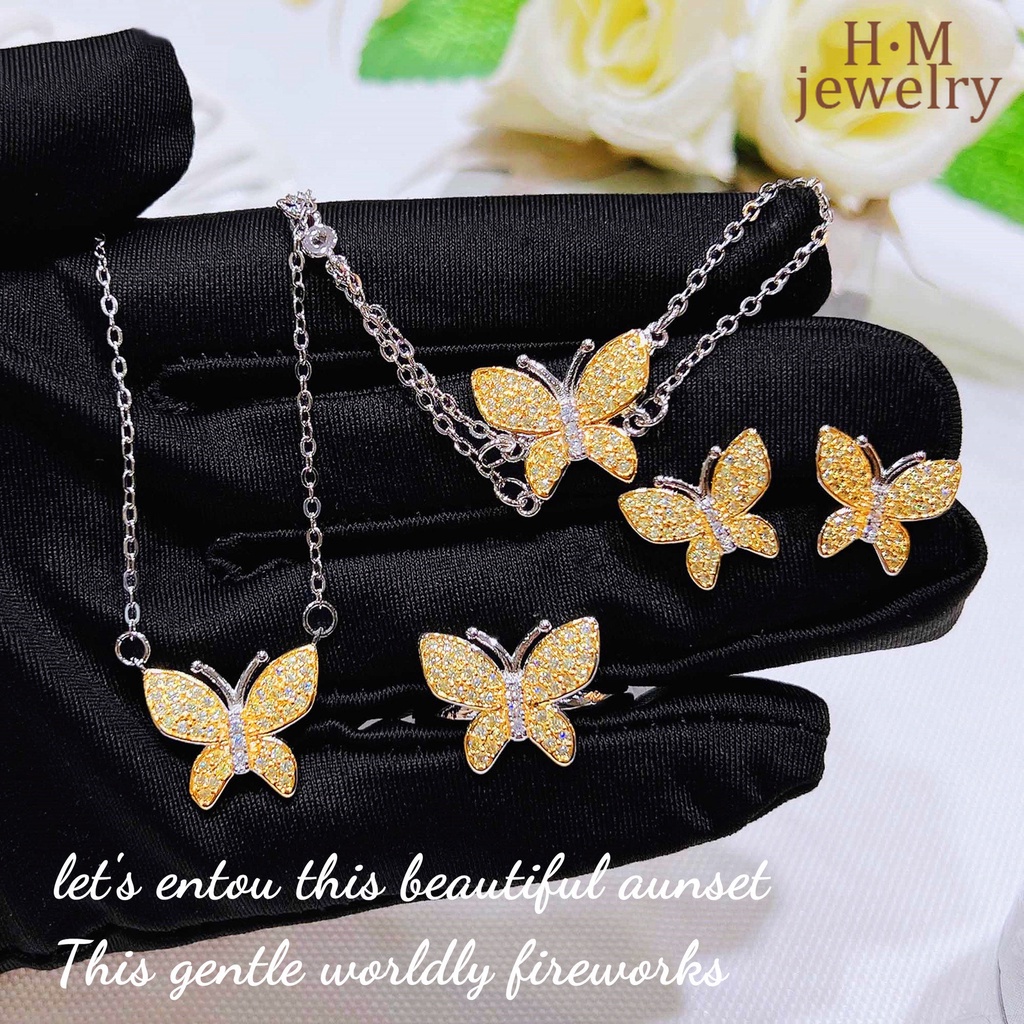 Set Kalung Gelang Anting Stud Desain Kupu-Kupu Aksen Berlian Warna Kuning