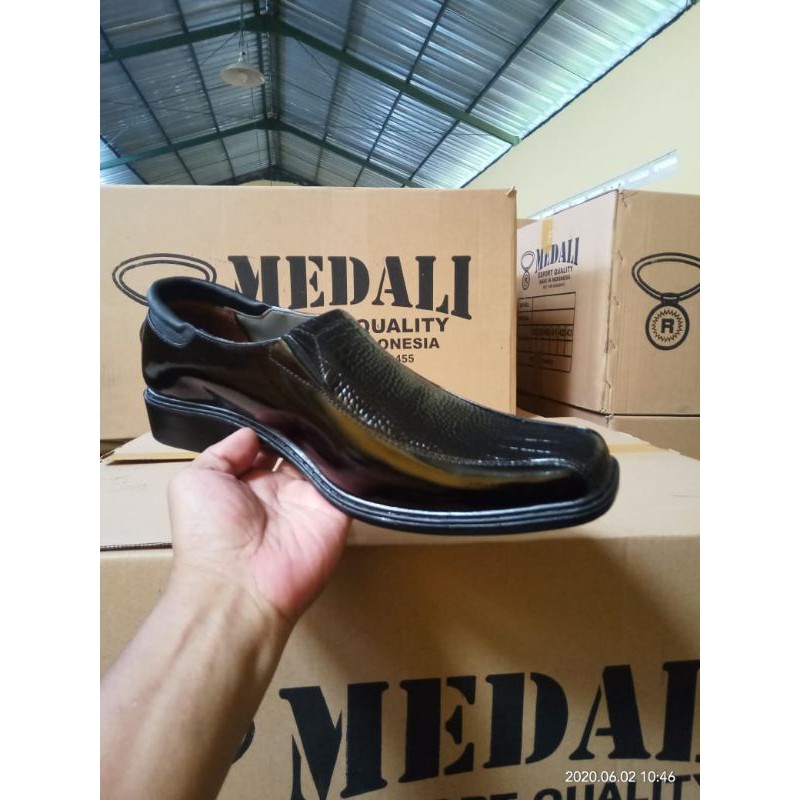 SEPATU KULIT PRIA SEPATU PANTOFEL PRIA SEPATU KERJA SEPATU KULIT MEDALI SEPATU PRIA SEPATU MURAH