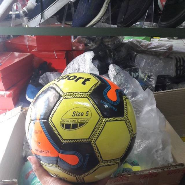 bola size 5 (sepak bola)dan bola futsal