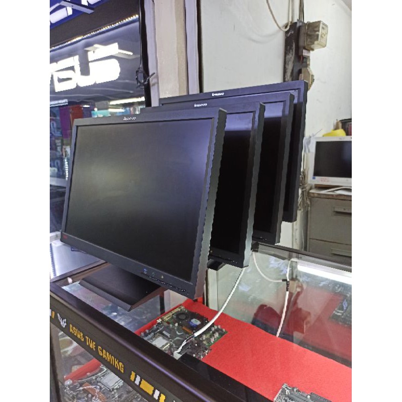 LCD MONITOR LENOVO 22 INC WIDESCREN SUPER MURAH DAN BERGARANSI