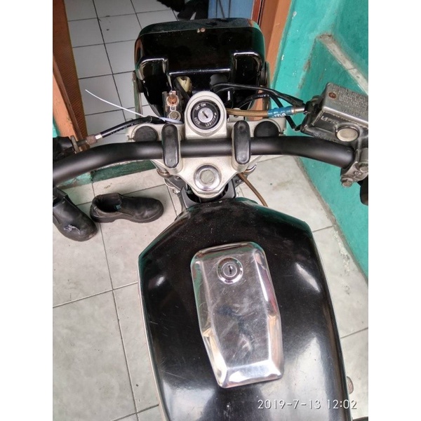 HITAM STANG VIXION OLD