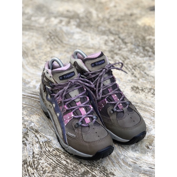 sepatu second original treksta