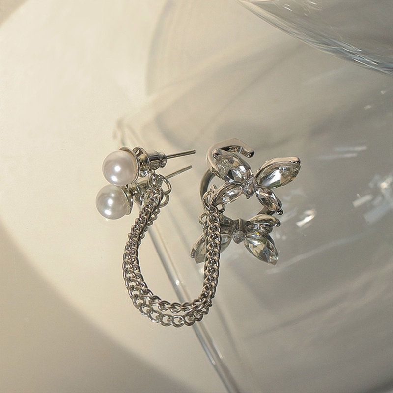 Perhiasan Anting Stud Klip Tulang Telinga Wanita Bentuk Kupu-Kupu Rumbai Mutiara Bahan Resin Gaya Vintage Korea