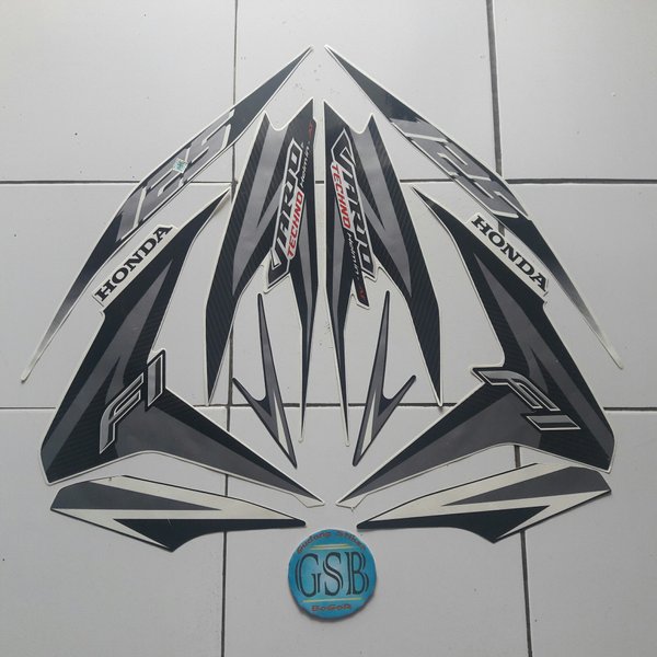 stiker motor vario techno 125 2012 putih