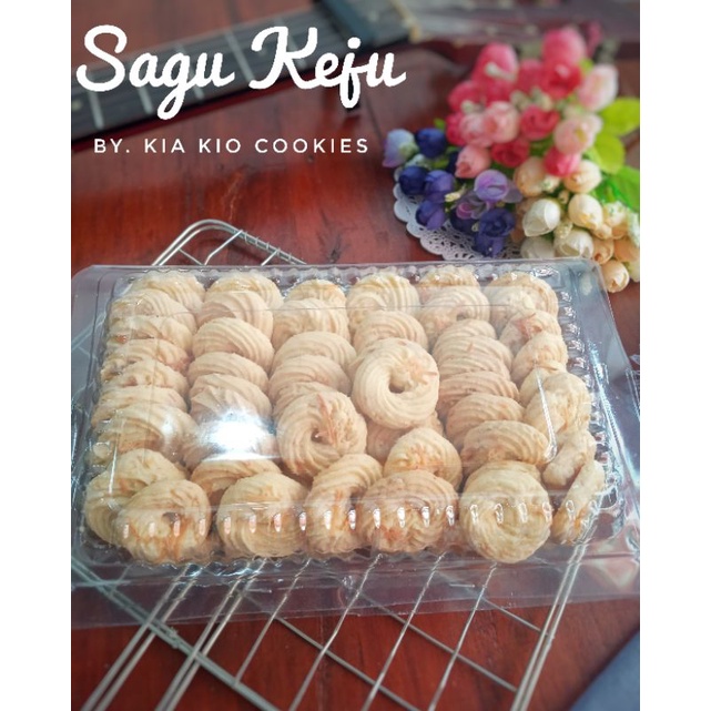 

Kue kering lebaran nastar, kastengel, lidah kucing, sagu keju, coklat kacang