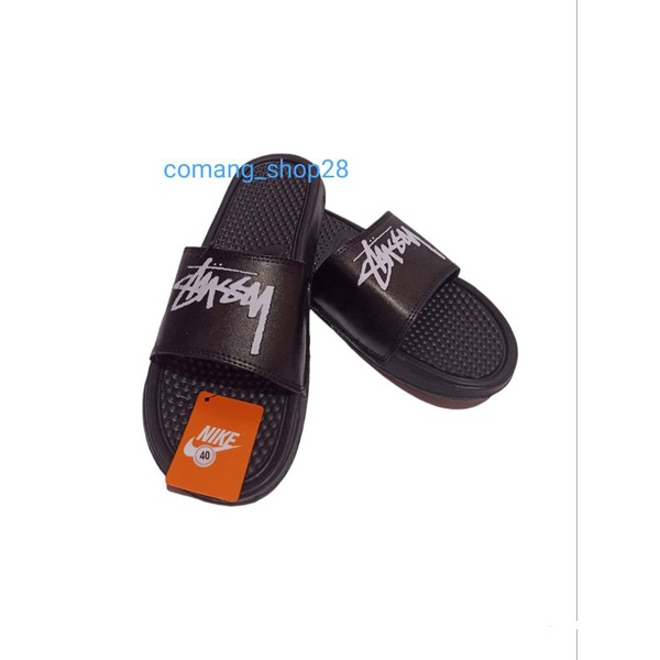 Sandal Sendal Slop Selop Slip On Slide Pria Wanita Cowok Cewek Laki Laki Casual Kekinian Murah NK Stussy Hitam Lis Putih