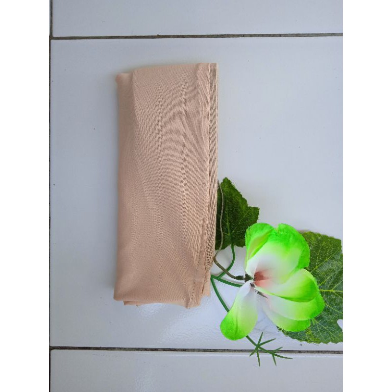 Hijab sport/kerudung voly/kerudung olahraga/hijab simple/hijab instan/kerudung mizuno/asics-Cream