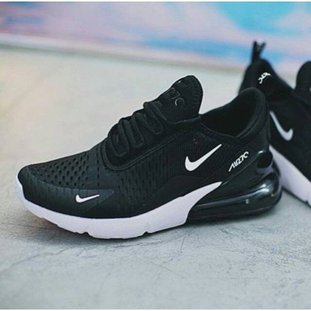 harga sepatu nike airmax 270