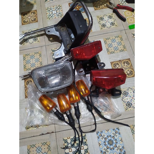 Lampu depan lampu belakang tollbox behel lampu sein Original copotan Rx king 2005 2007