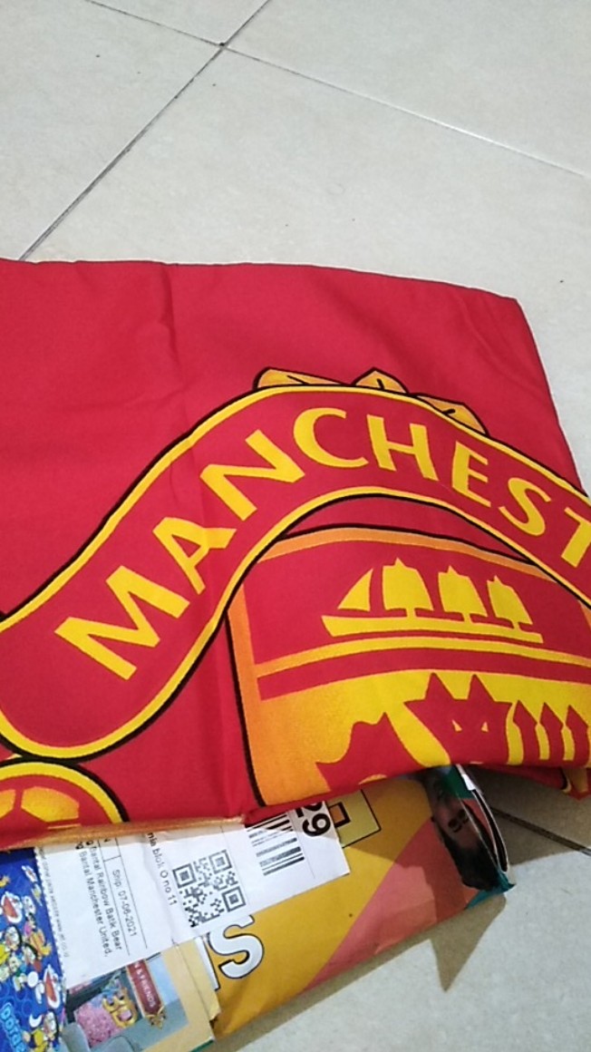 Sarung Bantal Manchester United, Real Madrid Bonita