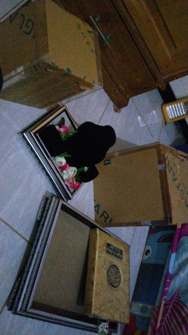 Tempat Perhiasan Akrilik