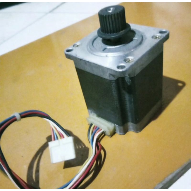 stepper Motor Sanyo denki 3'25ampera original mantap