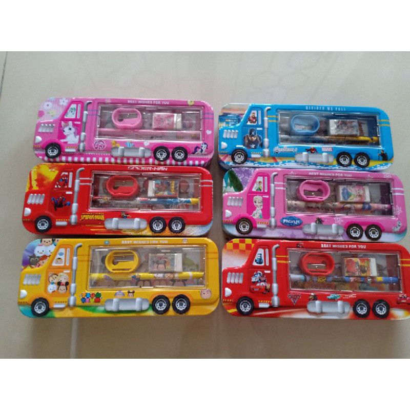 

TEMPAT PENSIL ATAU TEMPAT ALAT TULIS KALENG KARAKTER SET SUDAH TERMASUK ALAT TULIS