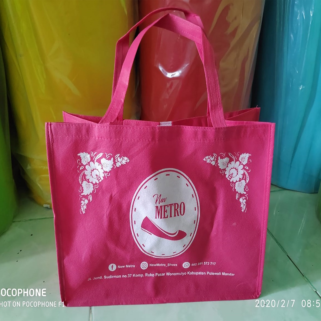 

TAS SOUVENIR SABLON Uk P24 x L14 x T22