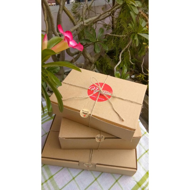 

KADO / Special Gift Box / Gift Box Ulang Tahun