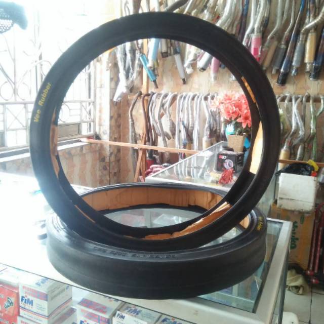 Ban drag Vee ruber ukuran 215 Made in Thailand