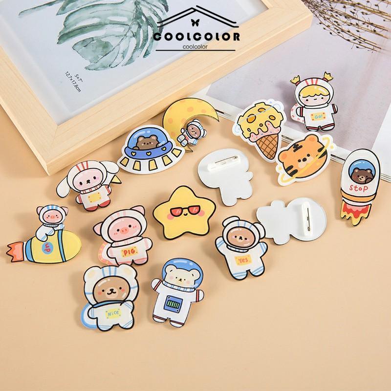 COD❤️ Bros Lucu Kreatif Kartun Akrilik Astronot Bros Gadis Aksesoris Tas Pakaian Liontin Pin Lencana Aksesoris Wanita Fashion Korea