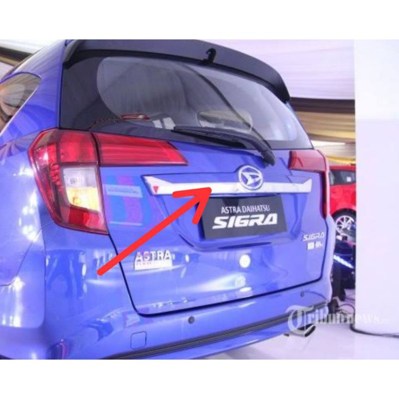 List Trunklid Chrome Daihatsu Sigra