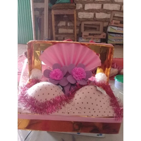 parsel pakaian dalam wanita