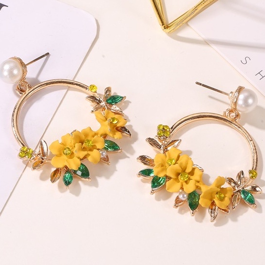 Anting Hoop S925 Silver Needle Liontin Bunga Lingkaran Besar Aksen Mutiara Gaya Korea Untuk Wanita