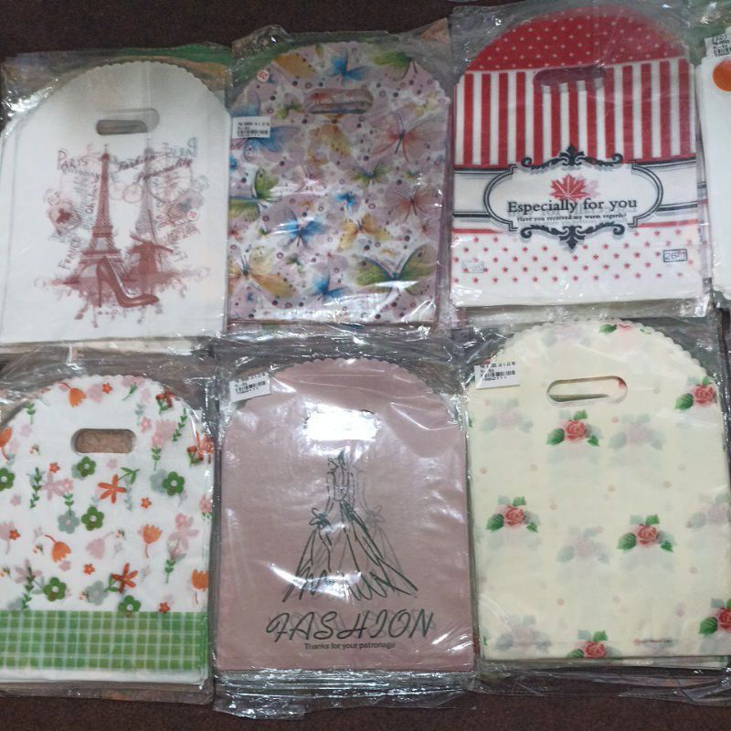 

Kresek Motif / Kresek Plastik Motif Size 18 x 23 CM