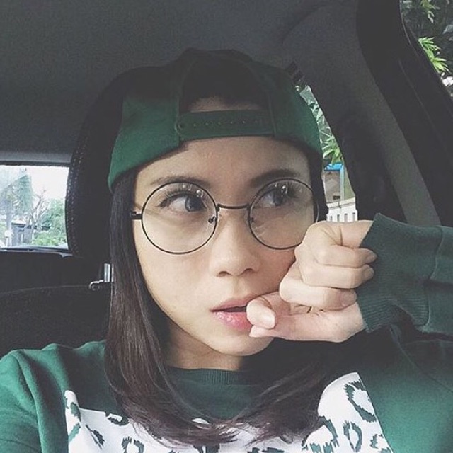 Kacamata Gaya model bulat
