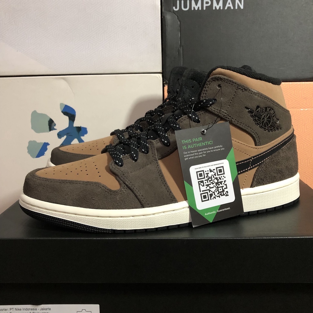 Sepatu Sneakers Nike Air Jordan 1 Mid SE 'Dark Chocolate' Original DC7294 200