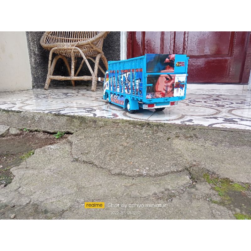 miniatur truk wahyu abadi skala 1/14 bahan pvc