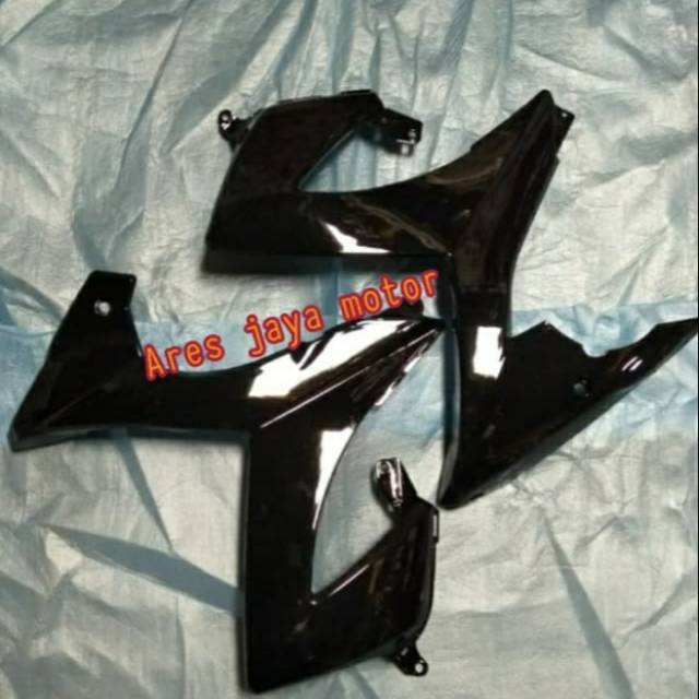 Sayap samping hitam satria Fu veslip 2013/2015