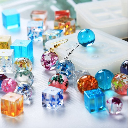 Mold / Cetakan Silikon Bola atau Kotak dengan lubang untuk Resin