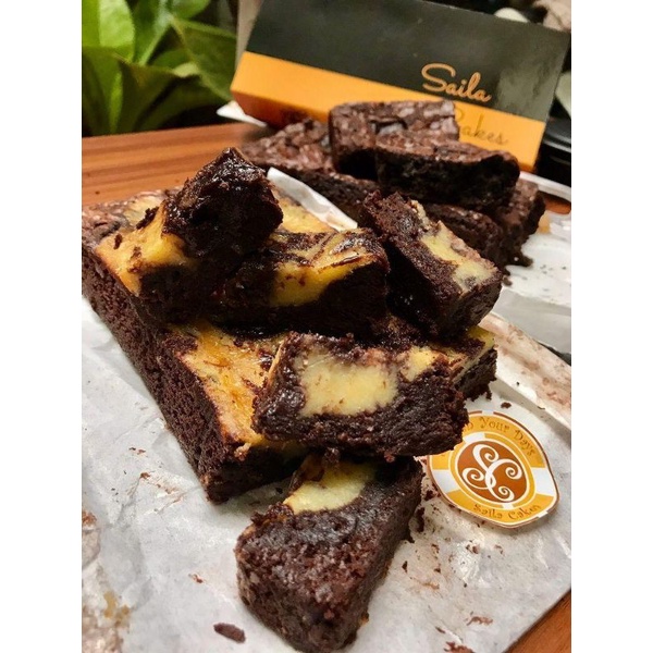 

Fudgy Cream Cheese Brownies Homemade Halal Saila Cakes Gift / Oleh Oleh Bandung