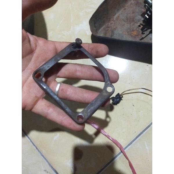 plat tutup karburator yamaha l2 l2g yb100 l2dx l2s