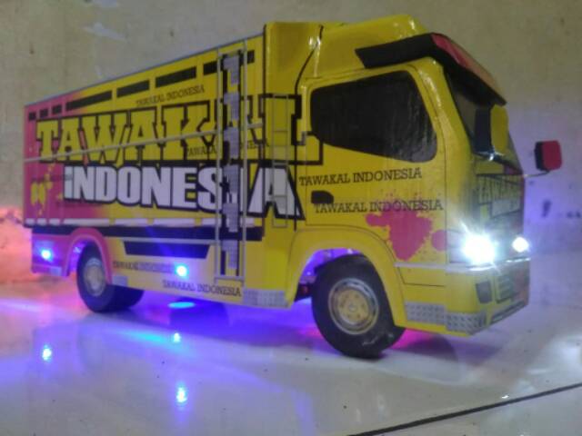 Gambar Truk Tawakal 4 Kartun